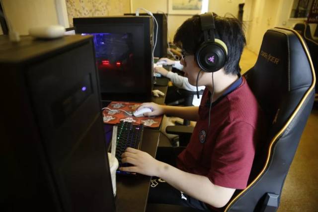 【战报】2021KPL春季赛常规赛第二轮W2D5，深圳DYG 0-3 武汉eStarPro